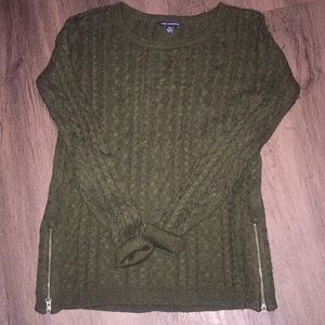 American Eagle sweater
